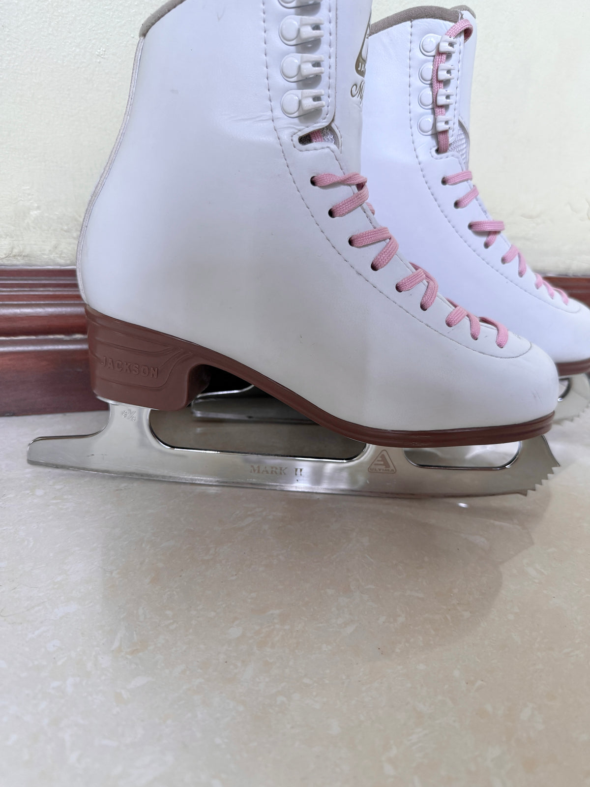 2nd Hand Jackson Mystique Ice Skates Bundle (second hand ice skates)