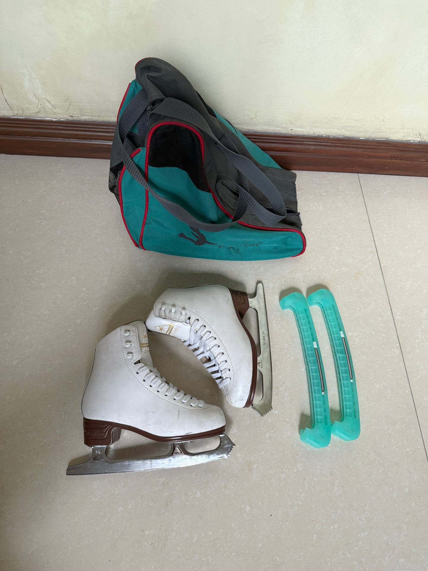 2nd Hand Jackson Artiste Ice Skate Bundle (secondhand ice skate)