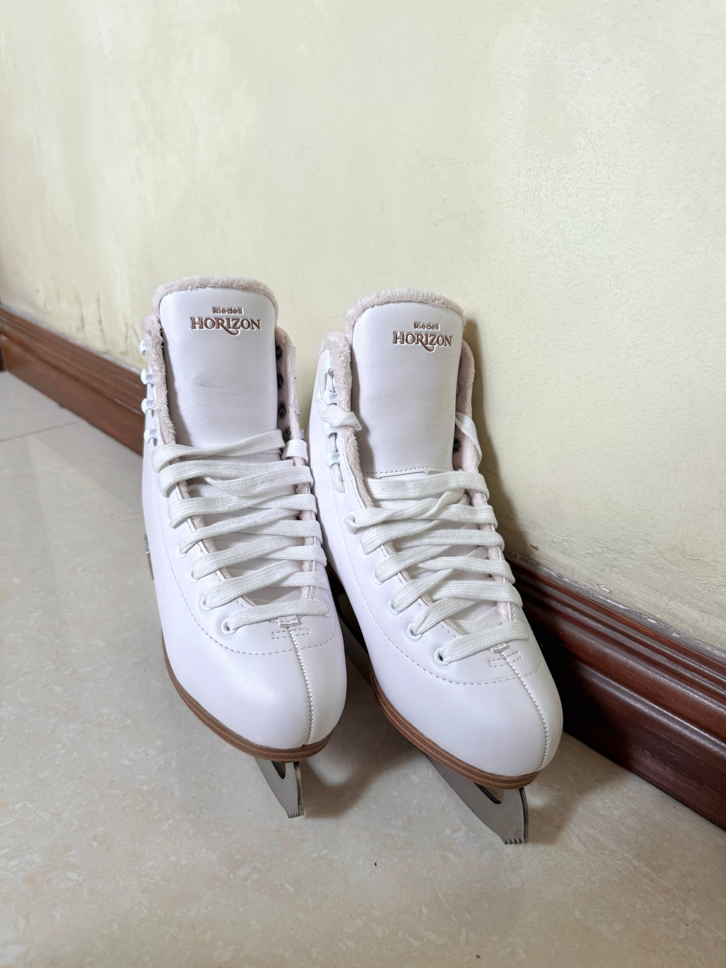 2nd Hand Riedell Horizon Ice Skate Bundle (secondhand ice skate)