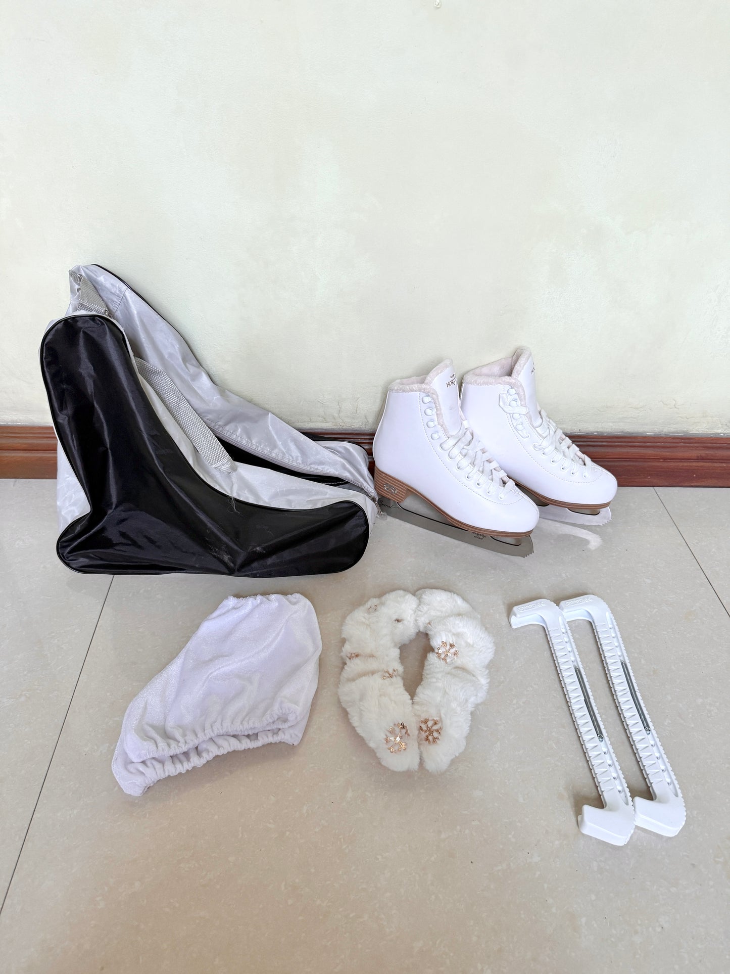 2nd Hand Riedell Horizon Ice Skate Bundle (secondhand ice skate)